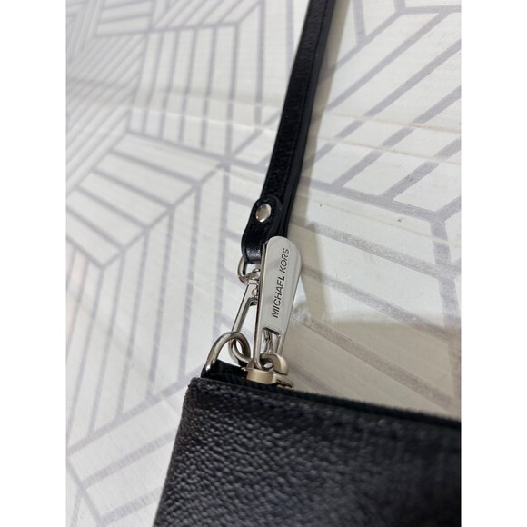 MICHAEL KORS Jet Set Black Monogram Wristlet  Wallet EUC - Picture 7 of 12